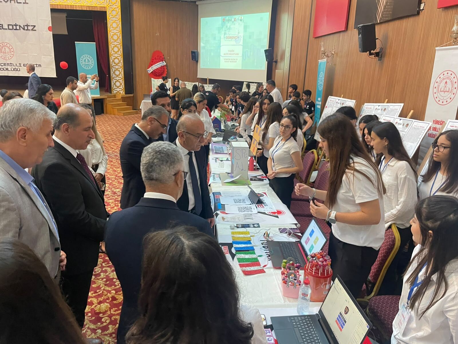 Yüreğir'de Genç Mucitlerin Gurur Günü 102 Proje Görücüye Çıktı (4)