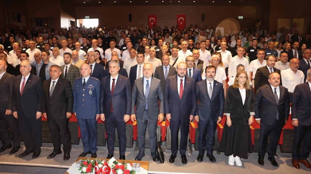 Adana'da 15 Temmuz Paneli İrade Bizim, Zafer Bizim Mesajı Veril (3)