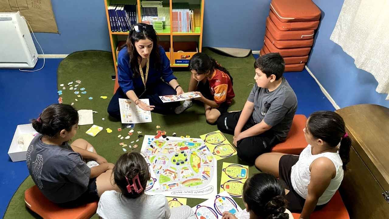 Adana'da 22 Üniversiteli Gönüllü Çocukların Hayatına Dokunuyor (1)