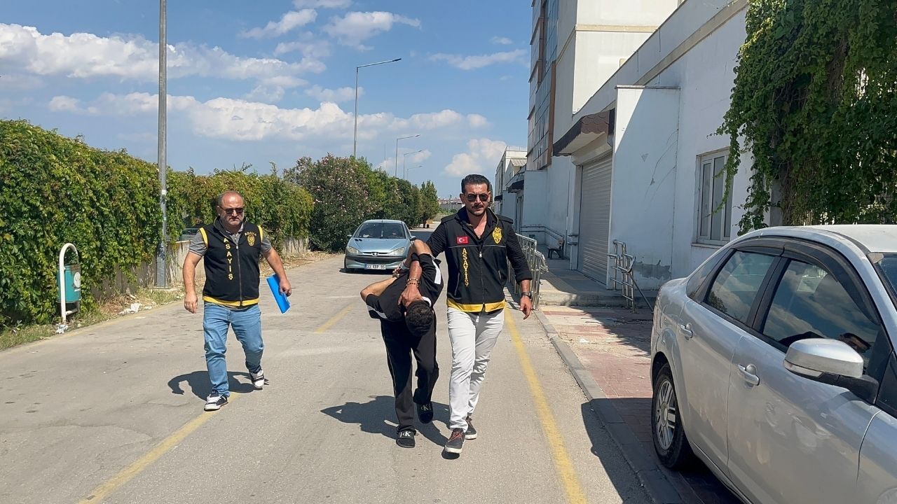 Adana'da 3 kişiyi öldüren zanlı tutuklandı