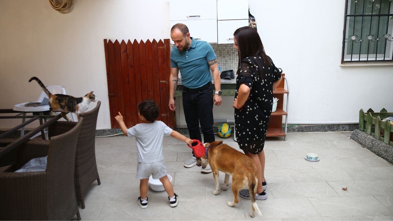 Adana'da Koruyucu Aile Örneği Evlat Hasretini Ozan Atlas Ile Dindirdiler (2)