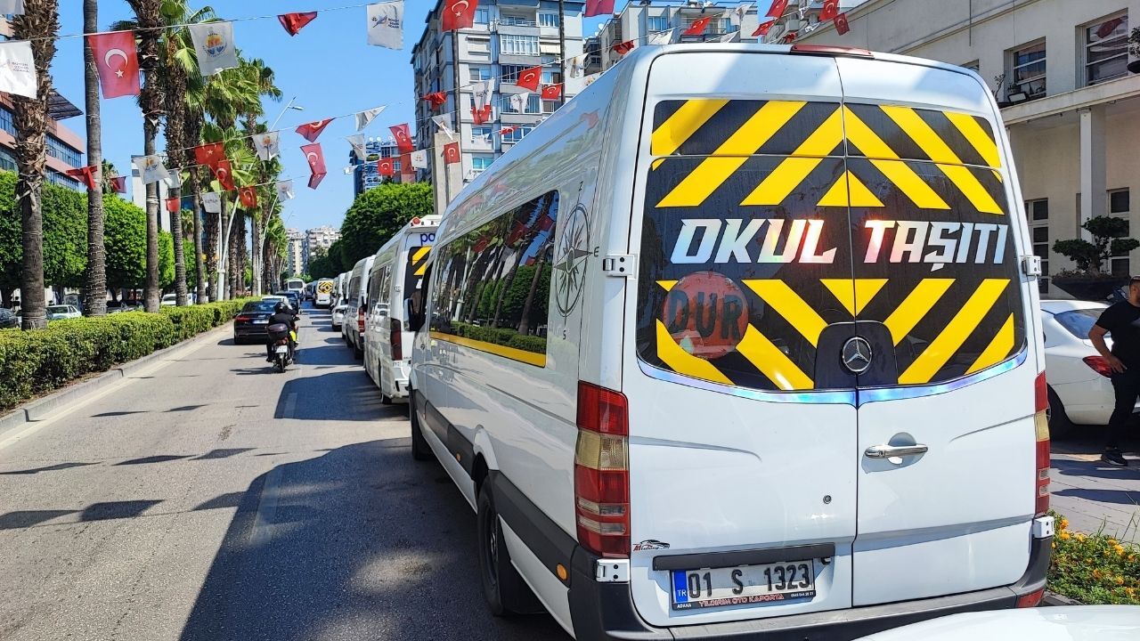 Adana'da S Plaka Kararı Servisçileri Ayağa Kaldırdı (1)