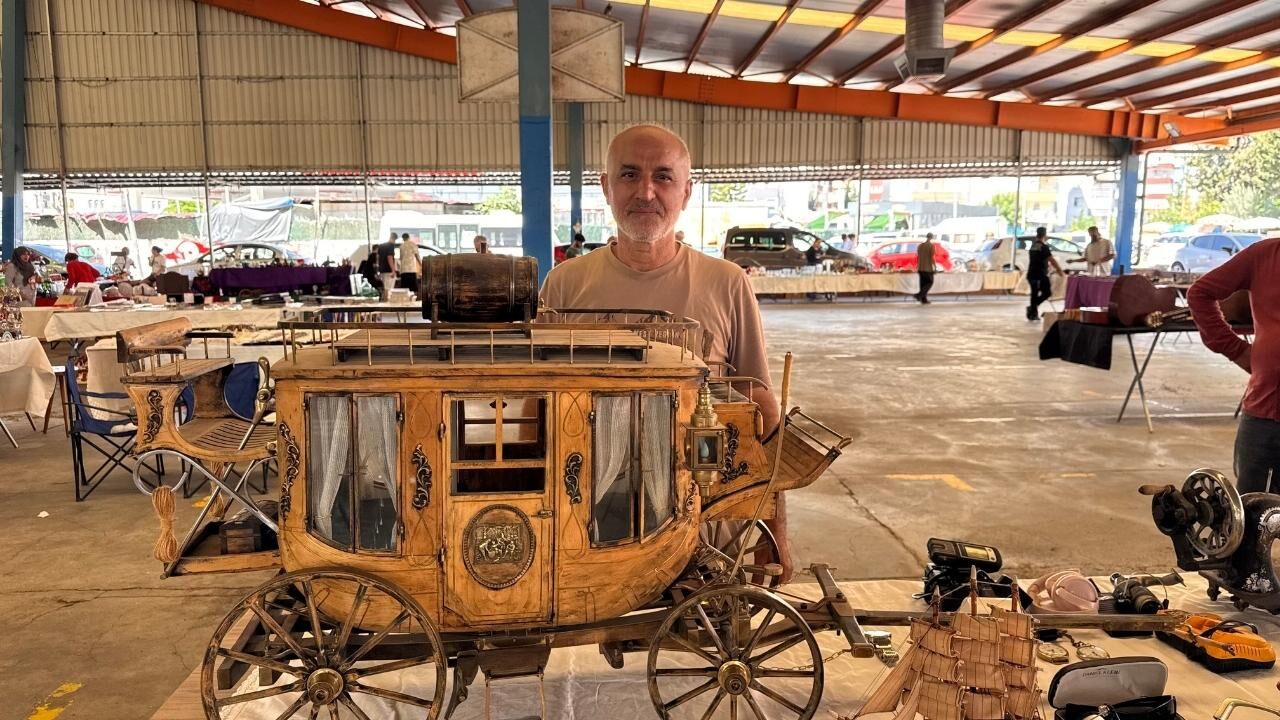 Adana'daki Antika Pazarı Geçmişe Özlem Duyanları Ağırlıyor