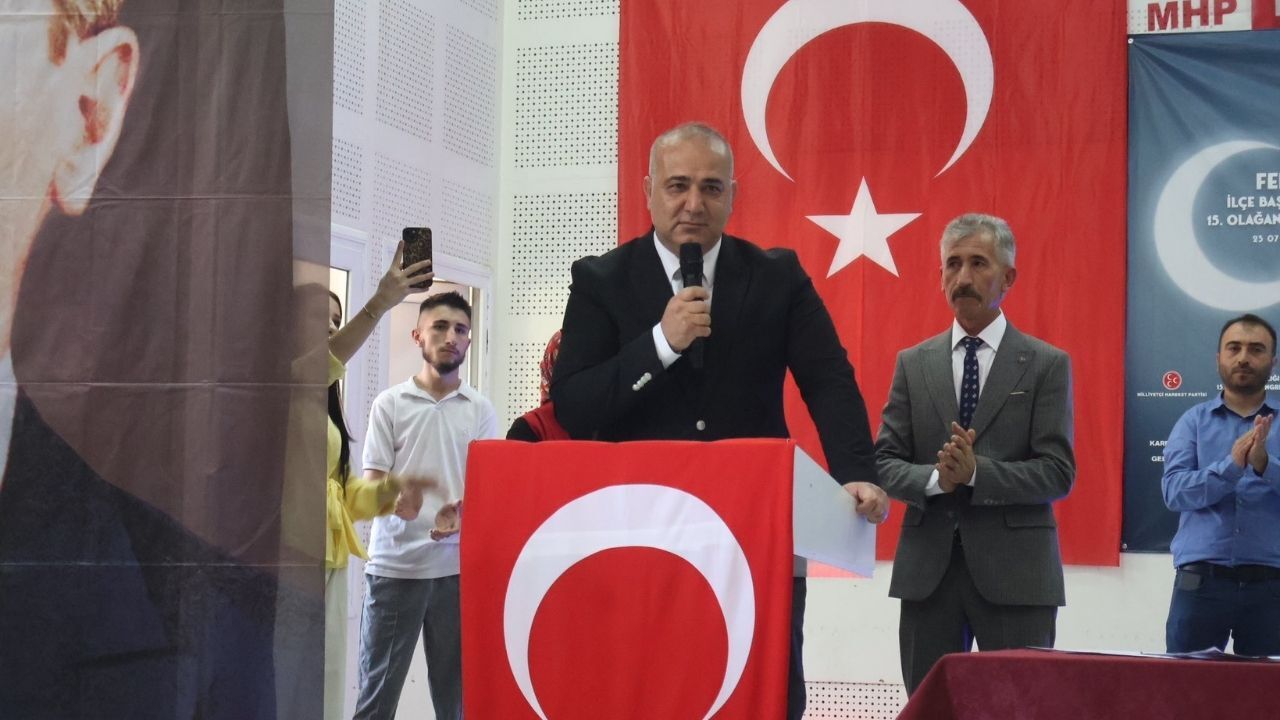 Amhp Saimbeyli İlçe Kongresi'nde Mehmet Durmuşoğlu Güven Tazeledi (1)