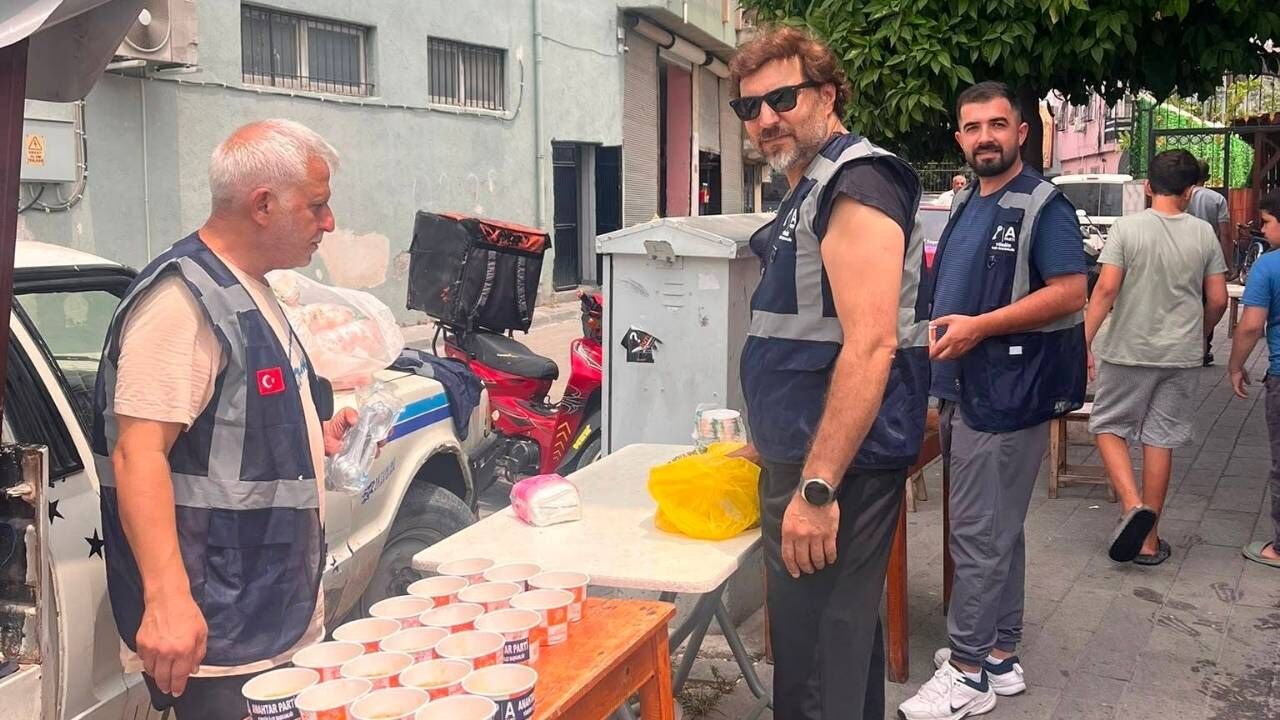 Anahtar Parti'den Yüreğir'de Aşure Ikramı Ve Birlik Mesajı (3)