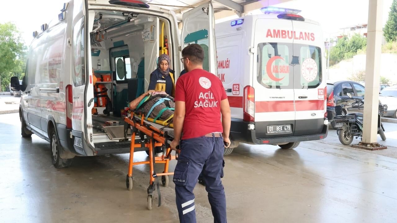 Arkadan Çarpınca Takla Attı! Otomobil Narenciye Bahçesine Uçtu (1)