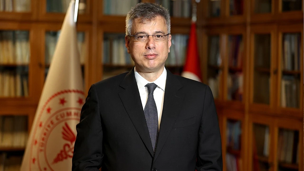 Bakan Memişoğlu Adana Deprem Bölgesinin Sağlık Lojistik Üssü Oldu