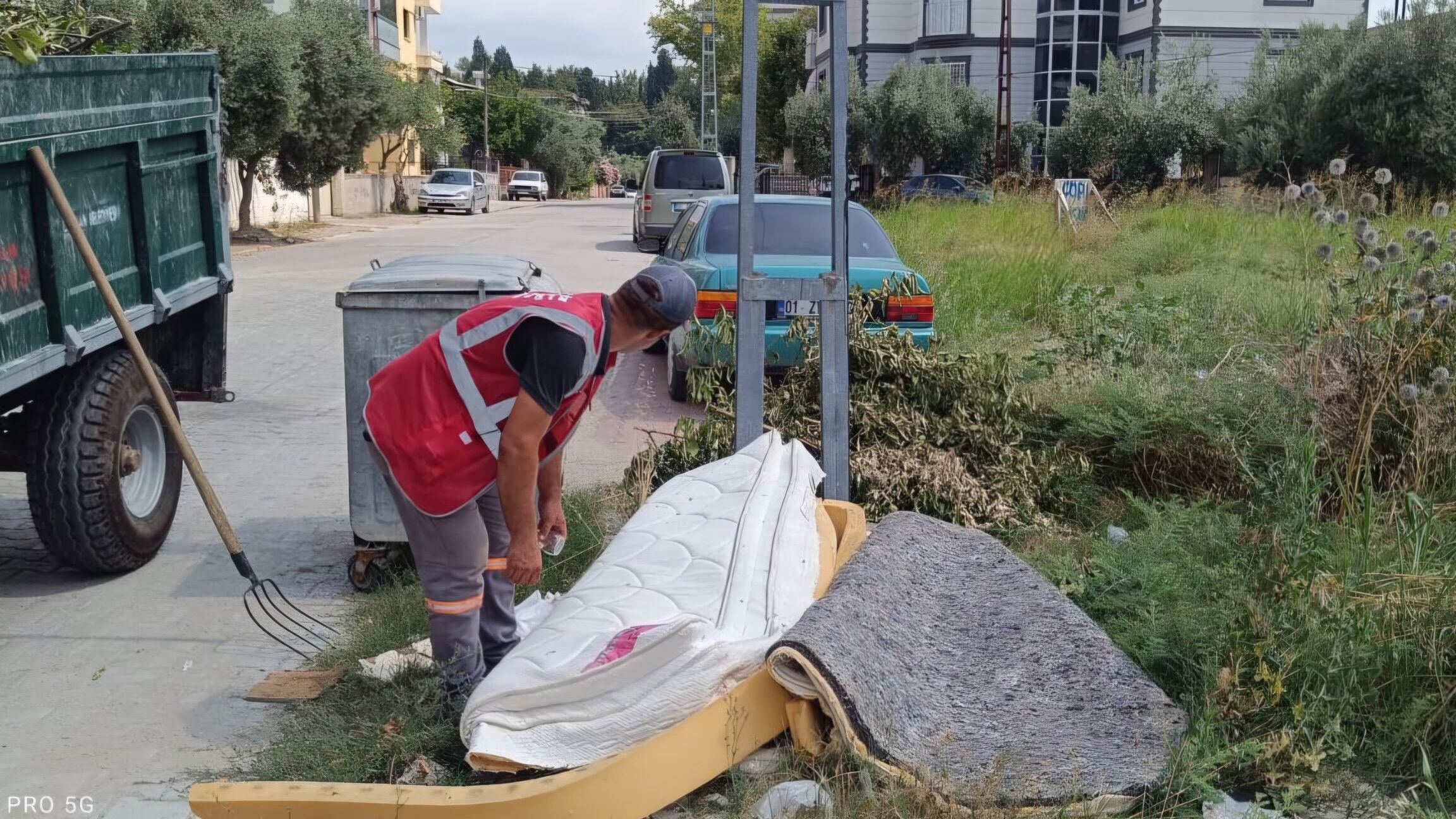 Ceyhan’da Temizlik Mesaisi Ekipler Daha Yaşanabilir Bir Kent Için Sahada (2)