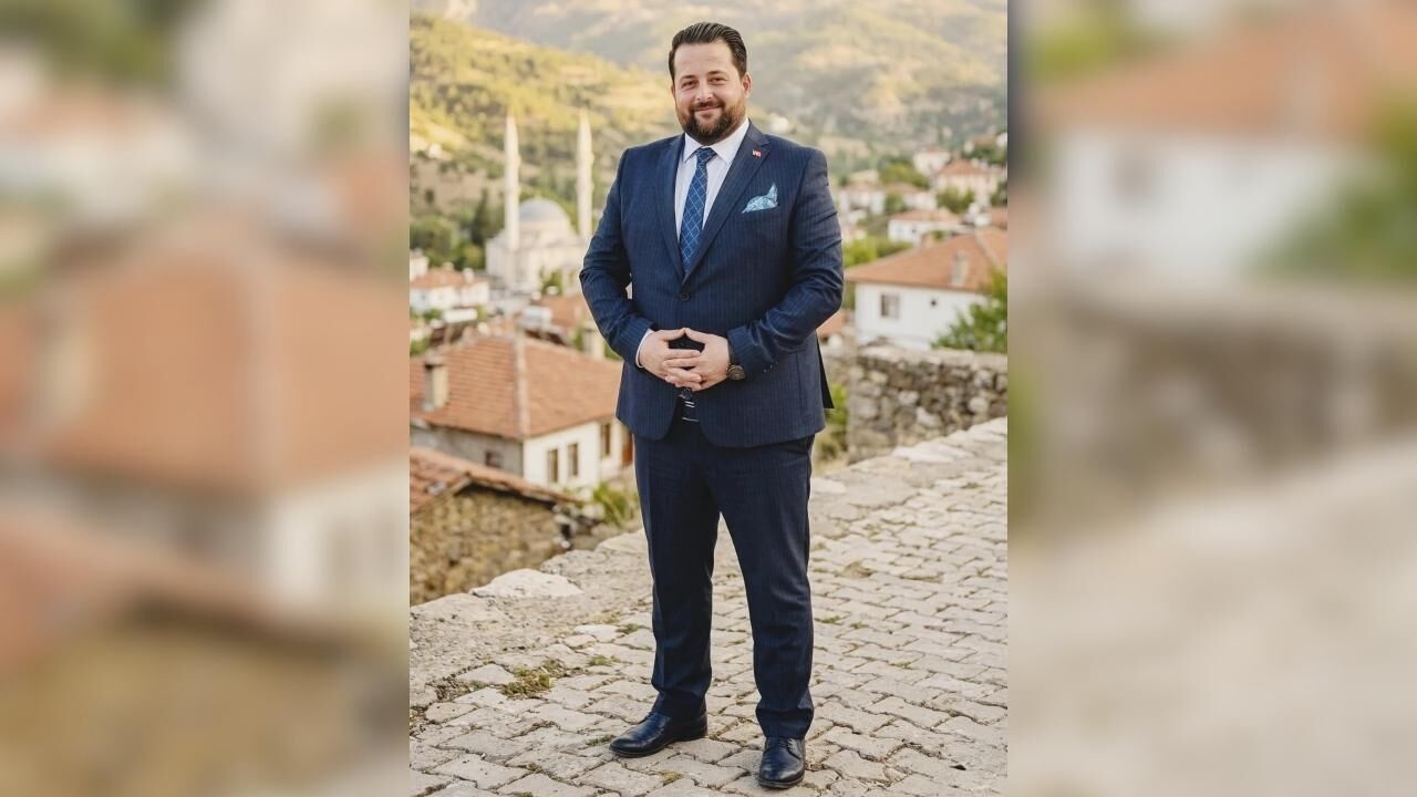CHP Feke İlçe Başkanı Mehmet Ali Kızıloluk istifa etti