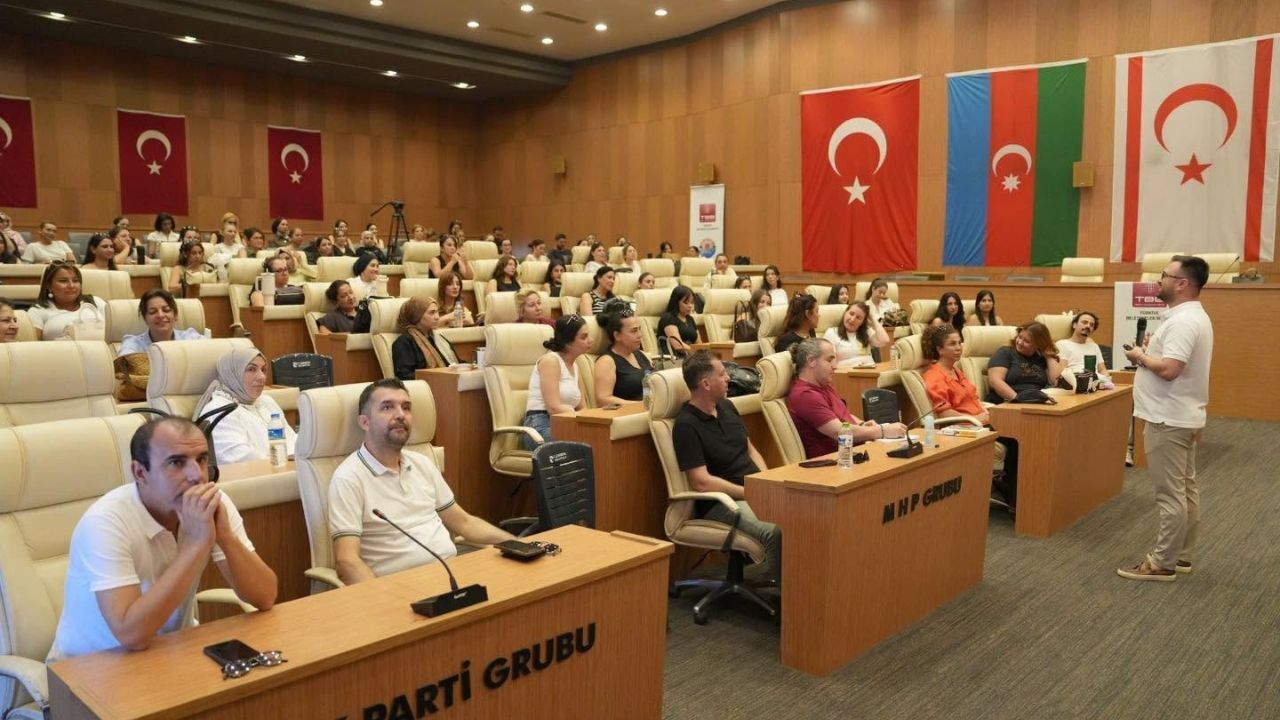Çukurova Belediyesi'nden Öğretmenlere Mesleki Gelişim Desteği