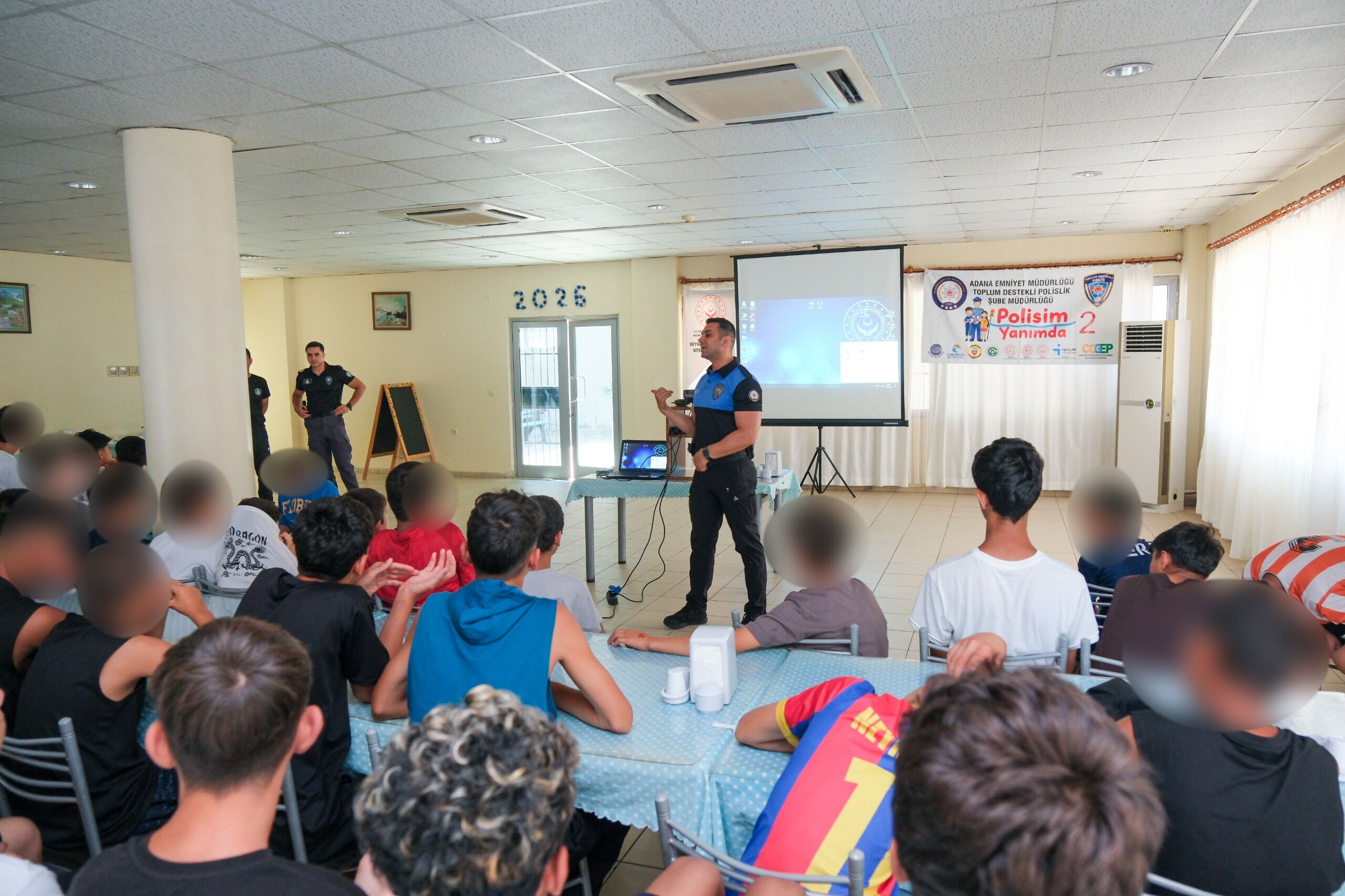 Dalgıç Ve Toplum Destekli Polislerden Seyhan'da Sosyal Koruma Mesaisi (1)