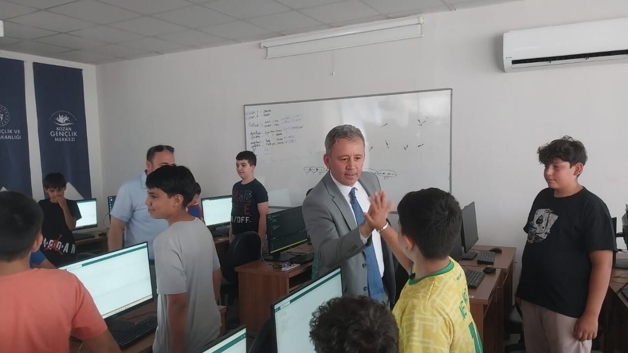 Gençlik Ve Spor İl Müdürü Loğoğlu, Kozan'daki Yatırımları Inceledi (1)