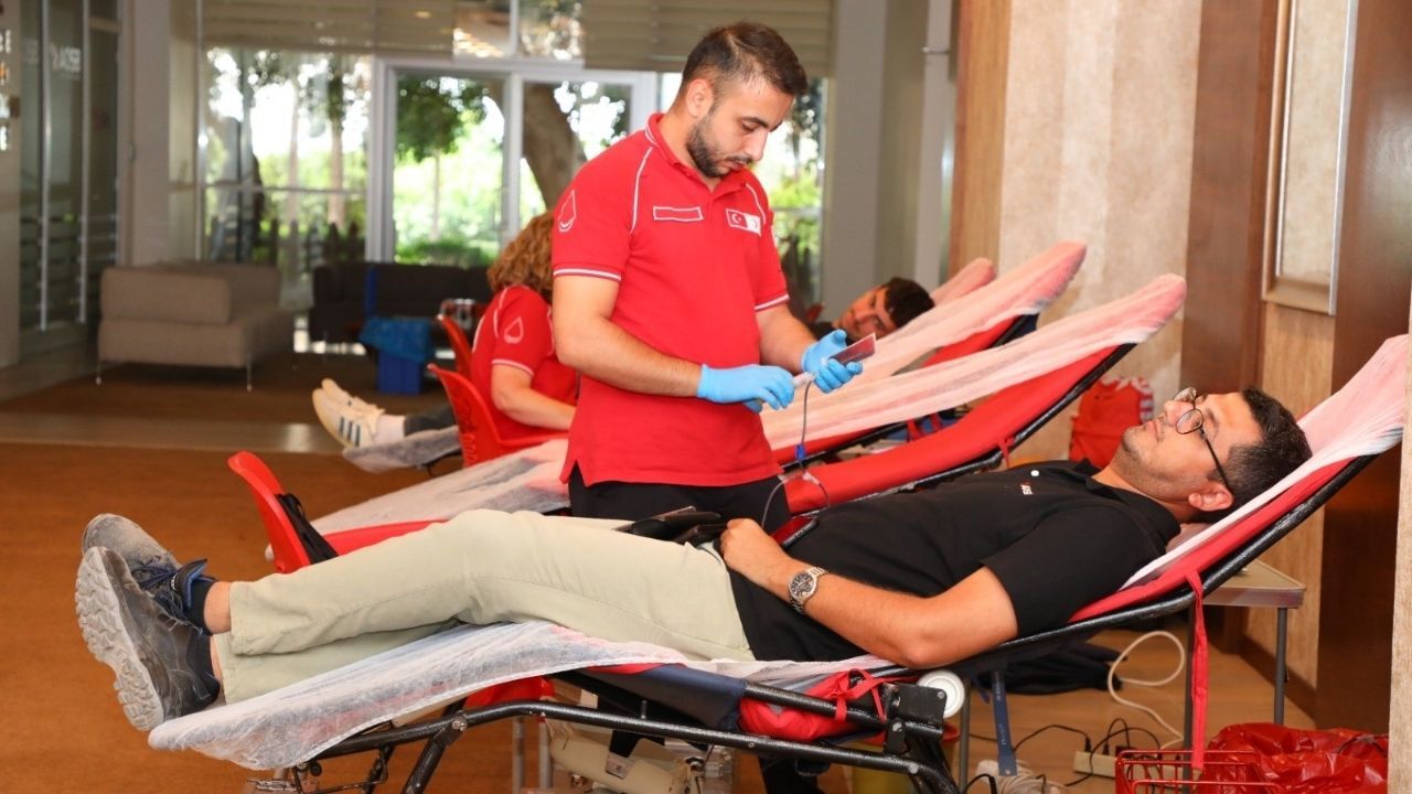 Kan Bağışında Örnek Iş Birliği Aosb Ve Kızılay'dan Anlamlı Kampanya