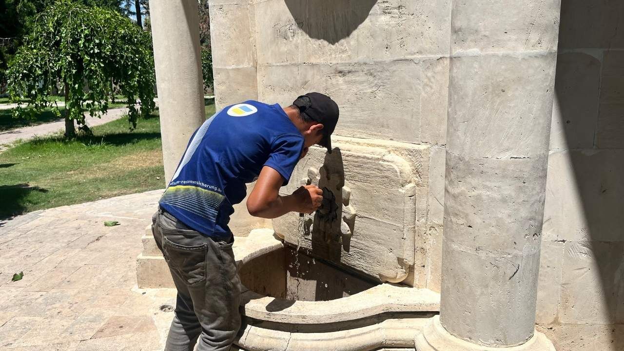 Kavurucu Sıcak Adana'yı Vurdu Hissedilen Sıcaklık 50 Dereceyi Buldu (2)