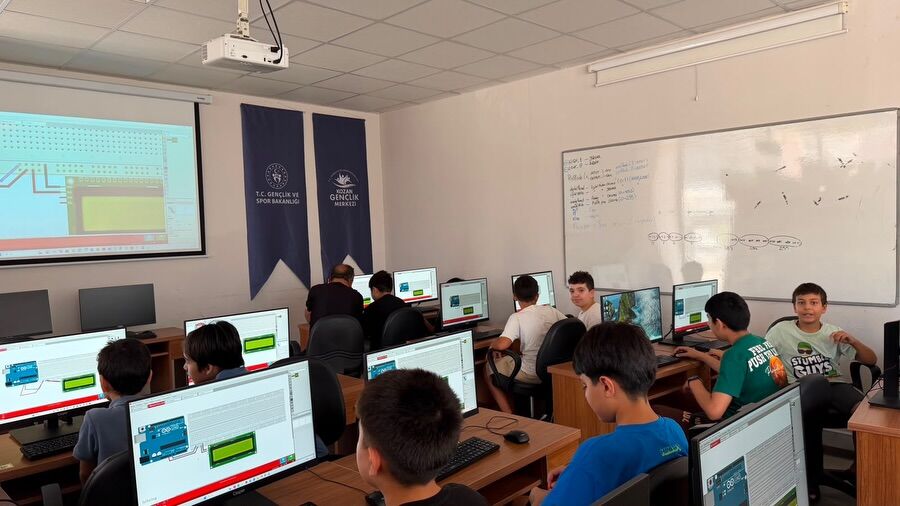 Kozan Gençlik Merkezi’nde Yaz Kulübü Coşkusu Sürüyor