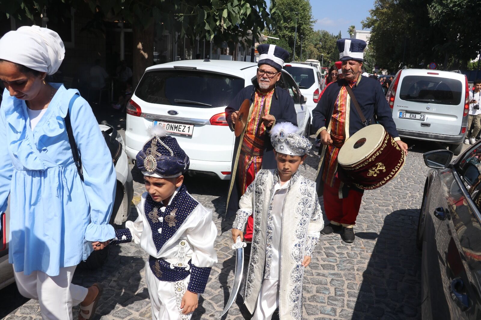 Mehter Takımı Eşliğinde Yürüdüler Adana'da Çocukların Sünnet Mutluluğu (2)