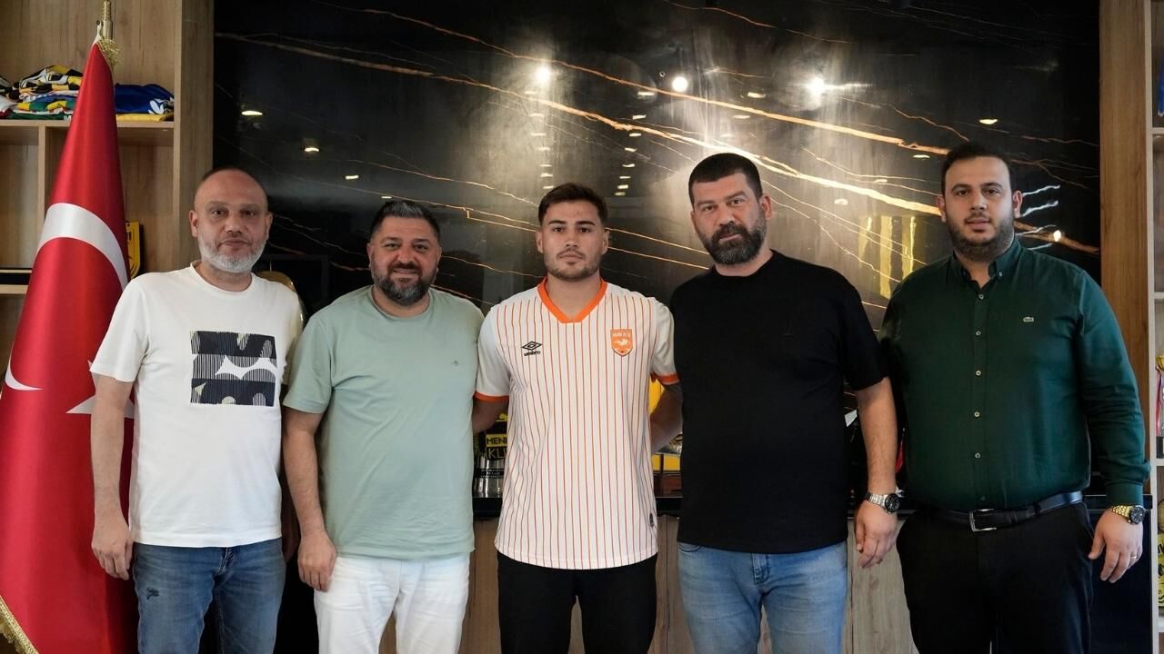 Adana 01 FK'dan 2 önemli imza