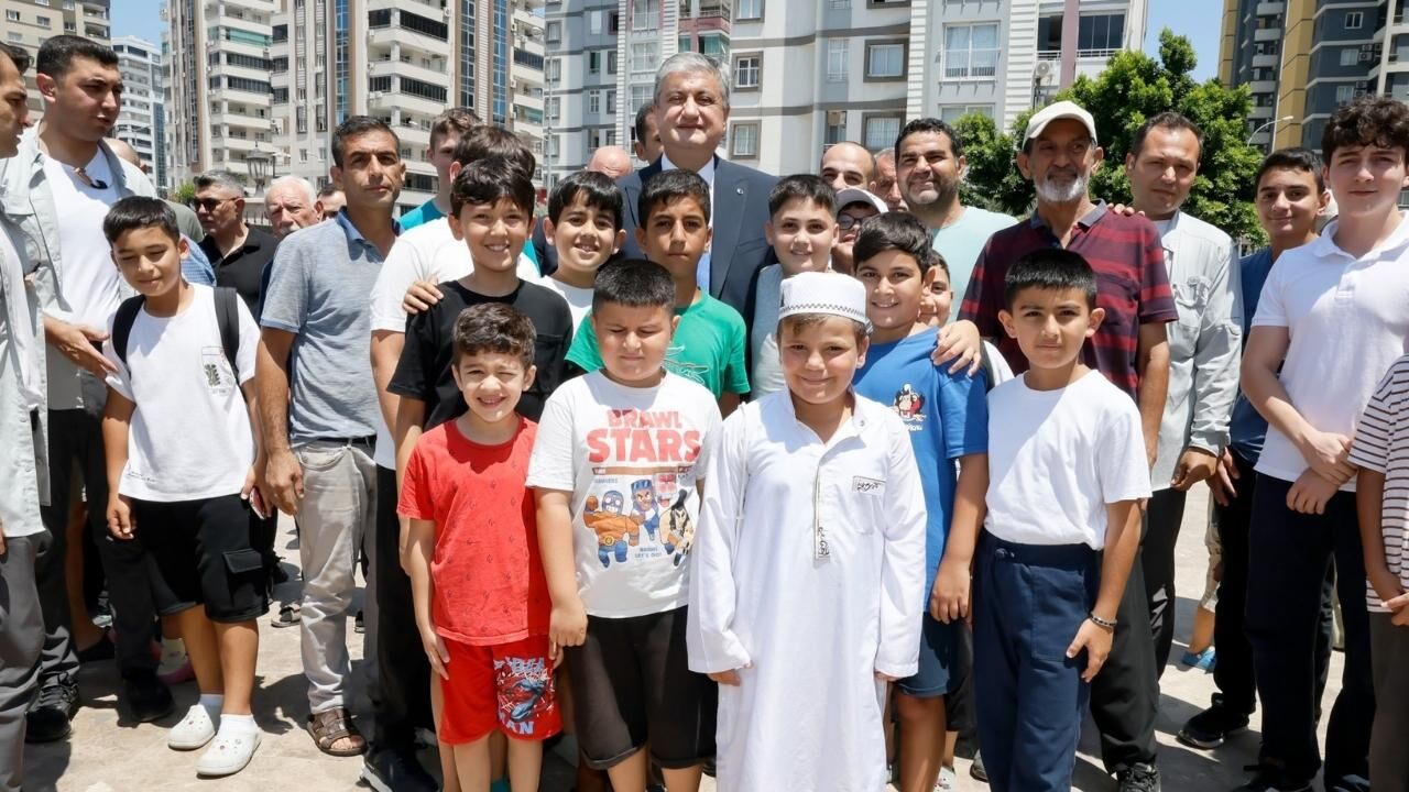 Mustafa Yavuz’dan Pınar Mahallesi Muhtarı Saniye Çelik’e Ziyaret (2)