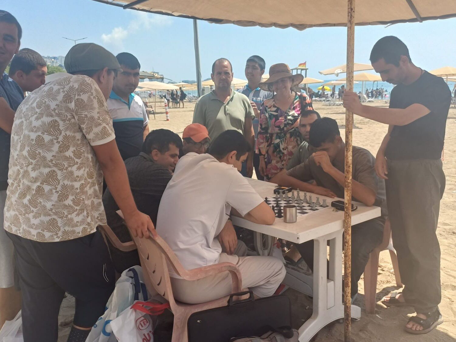 Özel Bireylerin Yumurtalık’ta Deniz Ve Satranç Keyfi (1)