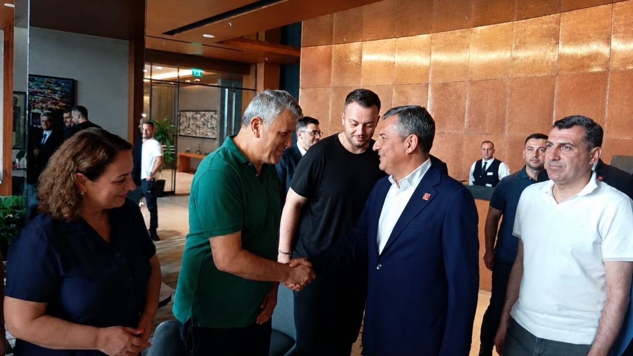 Özgür Özel, Adana'dan Birlik Mesajlarıyla Uğurlandı (1)