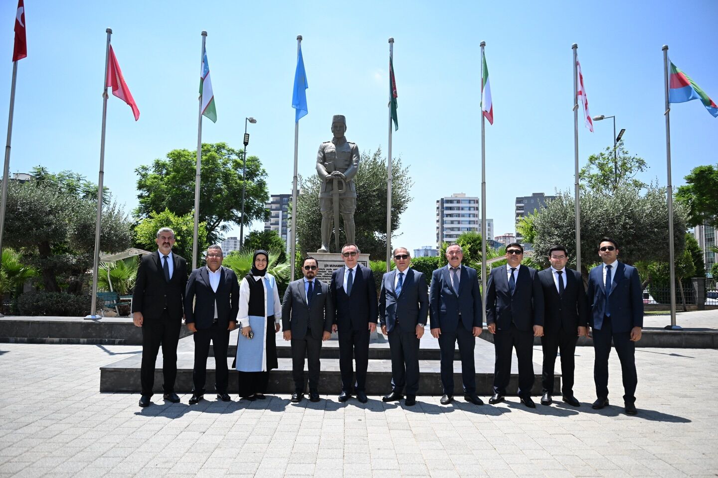 Sarıçam’da Özbekistan Esintisi Büyükelçi Khaydarov, Başkan Uludağ'ı Ziyaret Etti (1)