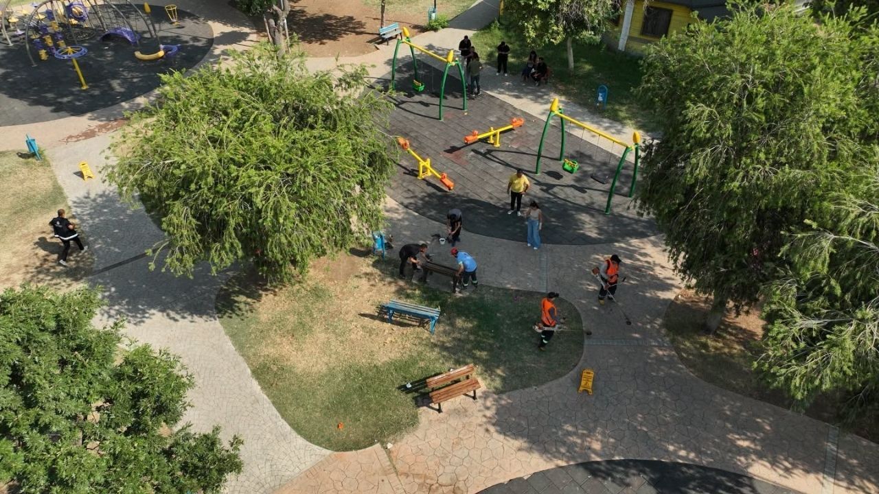 Seyhan Belediyesi Park Yenileme Çalışmalarını Sürdürüyor (1)