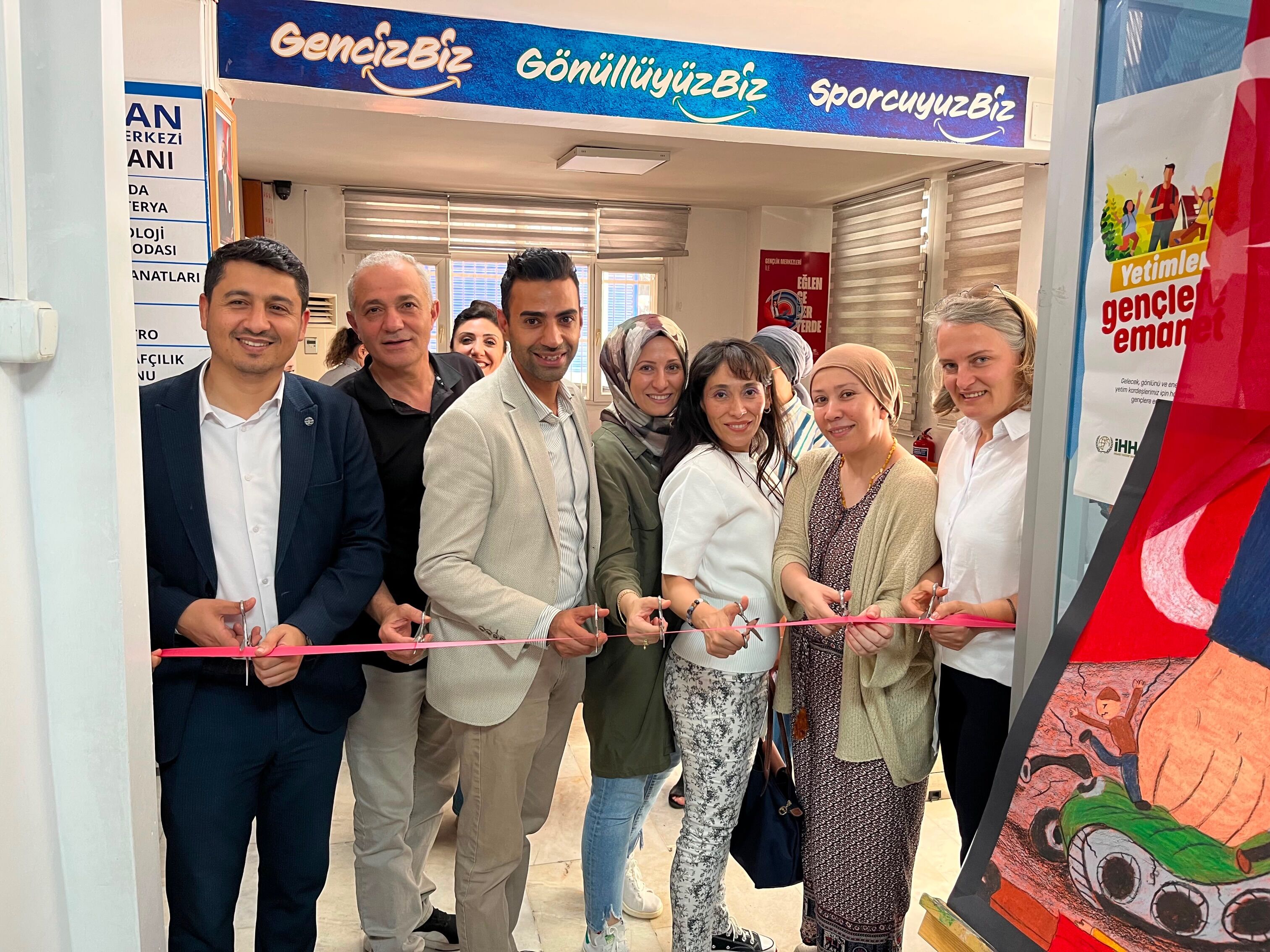 Seyhan’da Gençlerin Gözünden 15 Temmuz Anlamlı Sergi Ziyarete Açıldı (2)