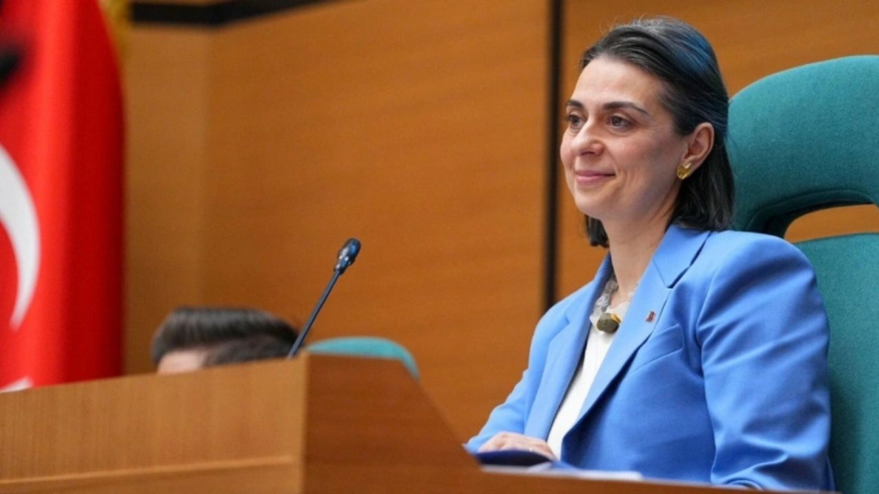 Üsküdar Belediye Başkanı Sinem Dedetaş tutuklandı