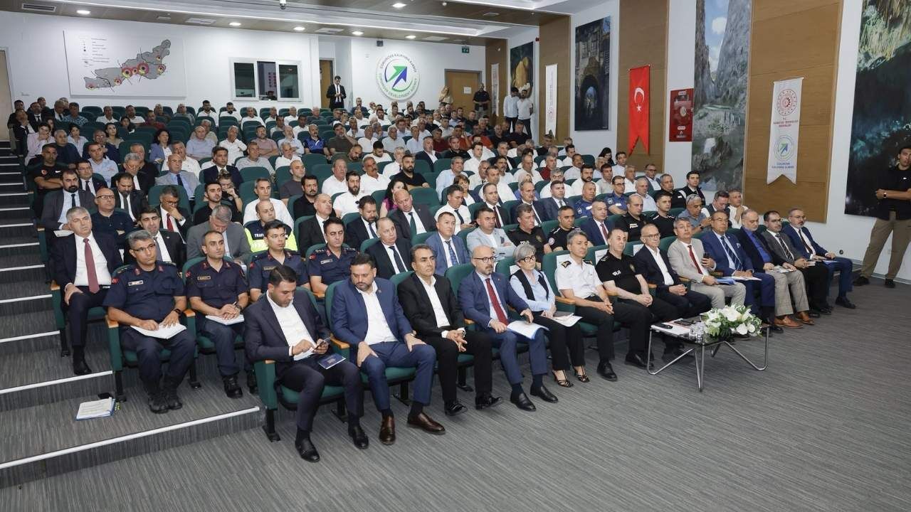 Vali Yavuz, Yüreğir'in 107 Mahalle Muhtarıyla Buluştu-1