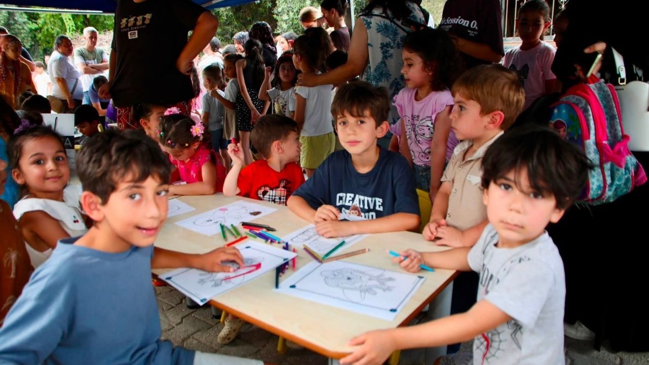 Yüreğir'de Çocuklar Doyasıya Eğlendi (2)