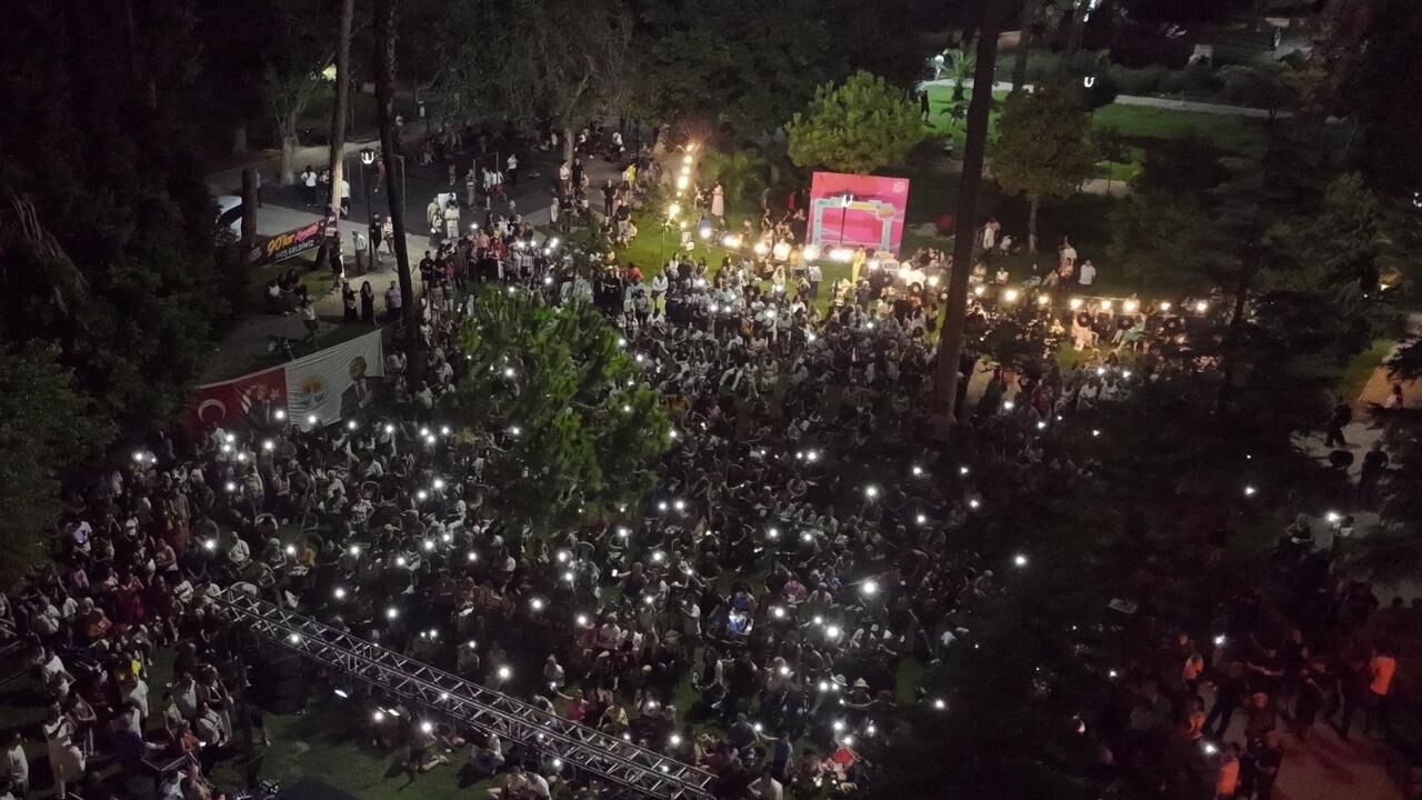 Adana'da 90'Lar Rüzgârı Esti! (1)