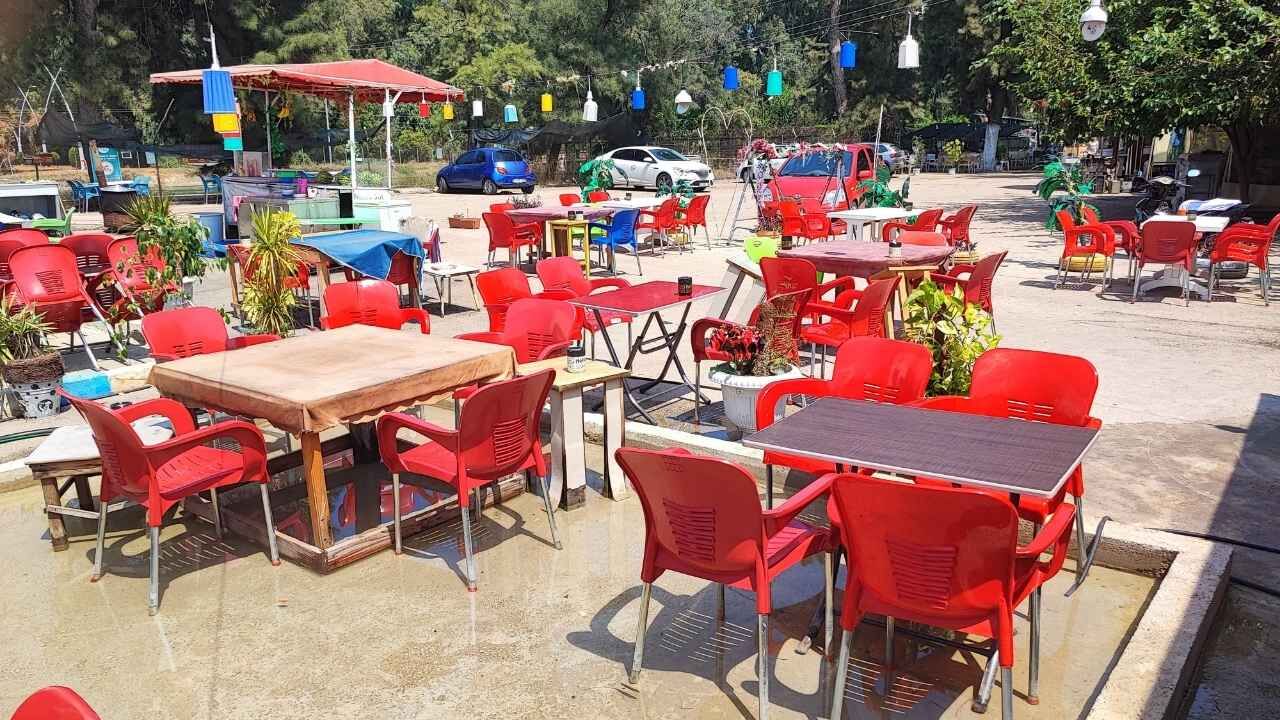 Adana’da “Bakış” Tartışması Cinayetle Bitti Kafeye Sığınan Genç Bıçakland (3)