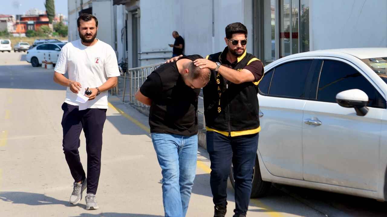 Adana’da “Bakış” Tartışması Cinayetle Bitti Kafeye Sığınan Genç Bıçakland