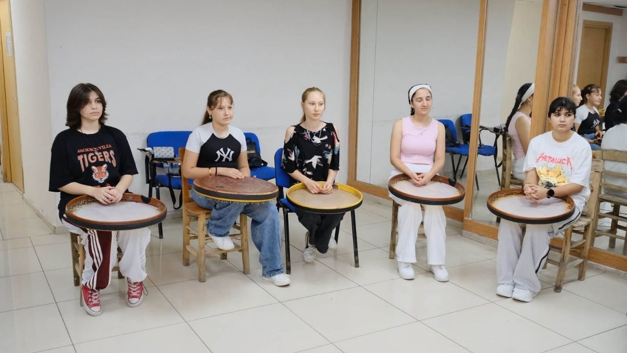 Adana’da Geleneksel Ezgiler Geleceğe Taşınıyor (2)