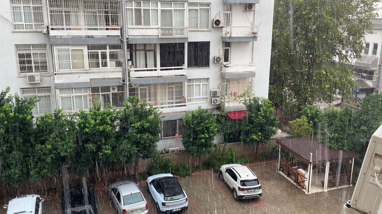 Adana’da Gök Gürültülü Sağanak Etkili Oluyor-2