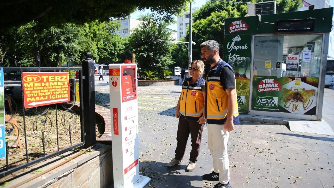 Adana'da Parktaki Hayat Kurtaran Cihazı Çalan Zanlı Tutuklandı (1)