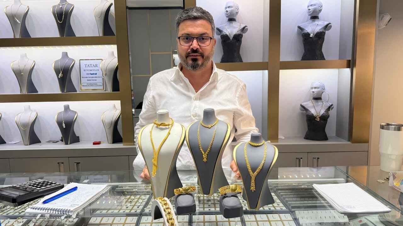 Adana’da “Sazan Sarmalı” Kuyumcuları Da Vurdu Hesaplara Bloke Konuld (3)