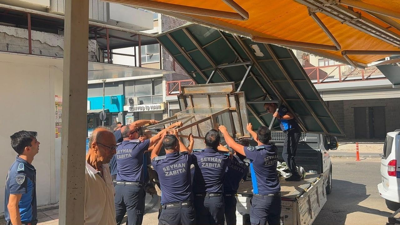 Adana'da Tepki Çeken Seyyar Lahmacuncunun Tezgâhı Kaldırıldı (1)