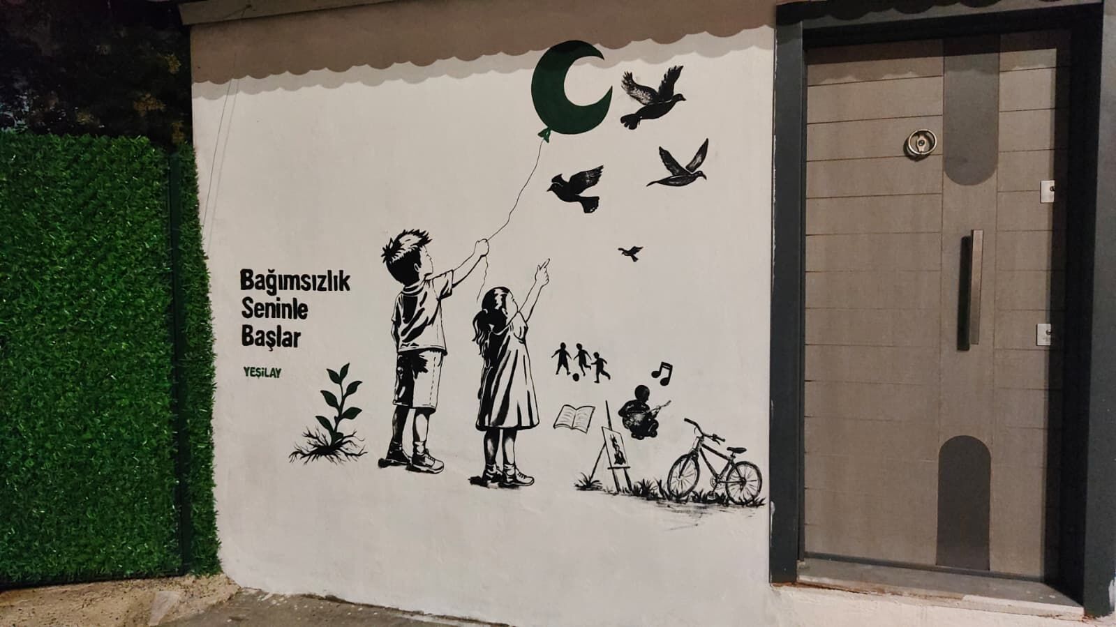 Adana’nın Gri Guvarları Umuda Boyanıyor Yeşilay’dan “Bağımsızlık Duvarı” Hareketi (1)