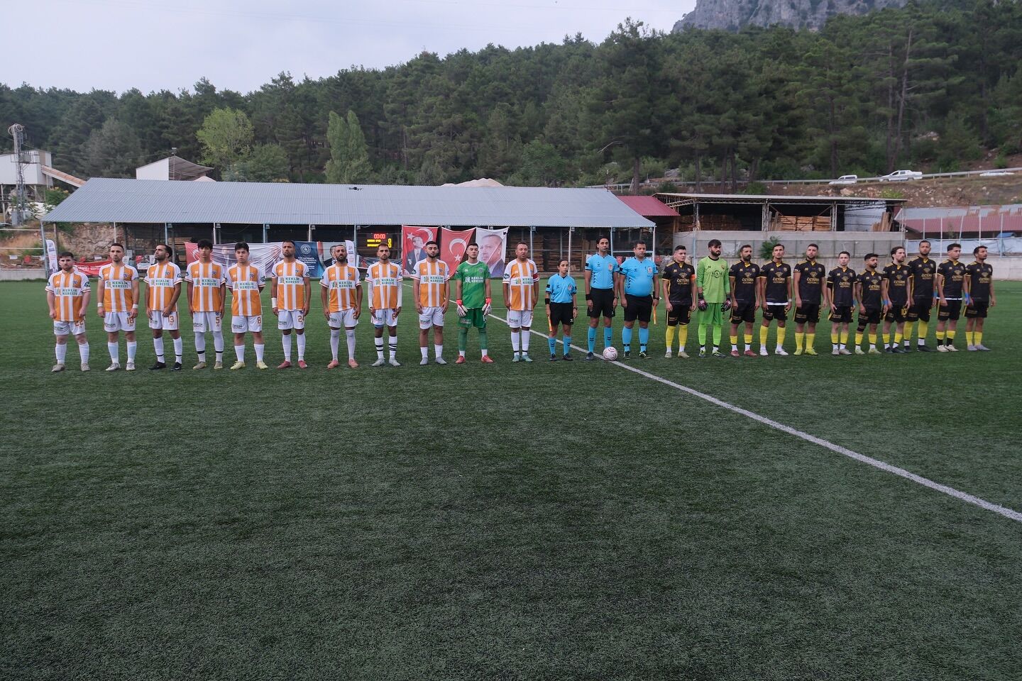 Aladağ’da Futbol Coşkusu Mahalleler Arası Turnuvanın Şampiyonu Belli Oldu (1)