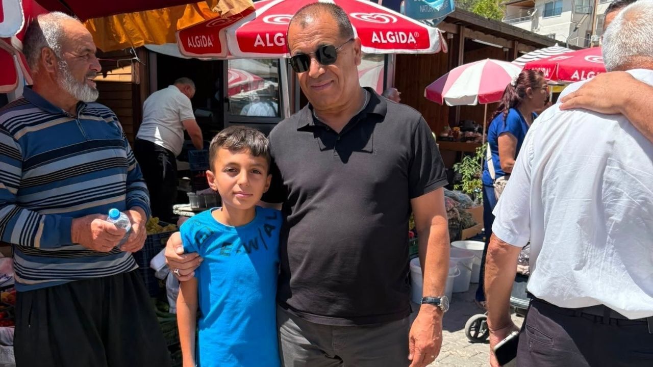 Başkan Mahmut Dal, Perşembe Pazarı'nda Vatandaşlarla Buluştu