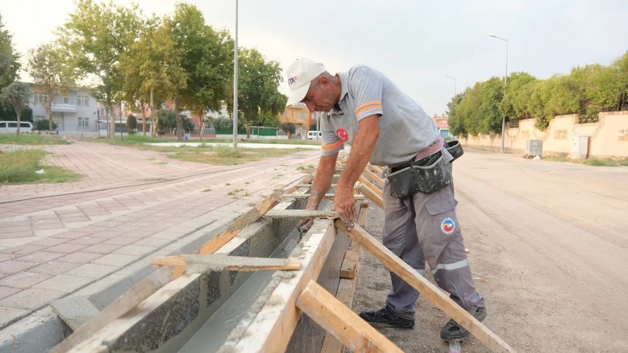 Ceyhan Belediyesi’nden Parklara Bakım Ve Yenileme (2)