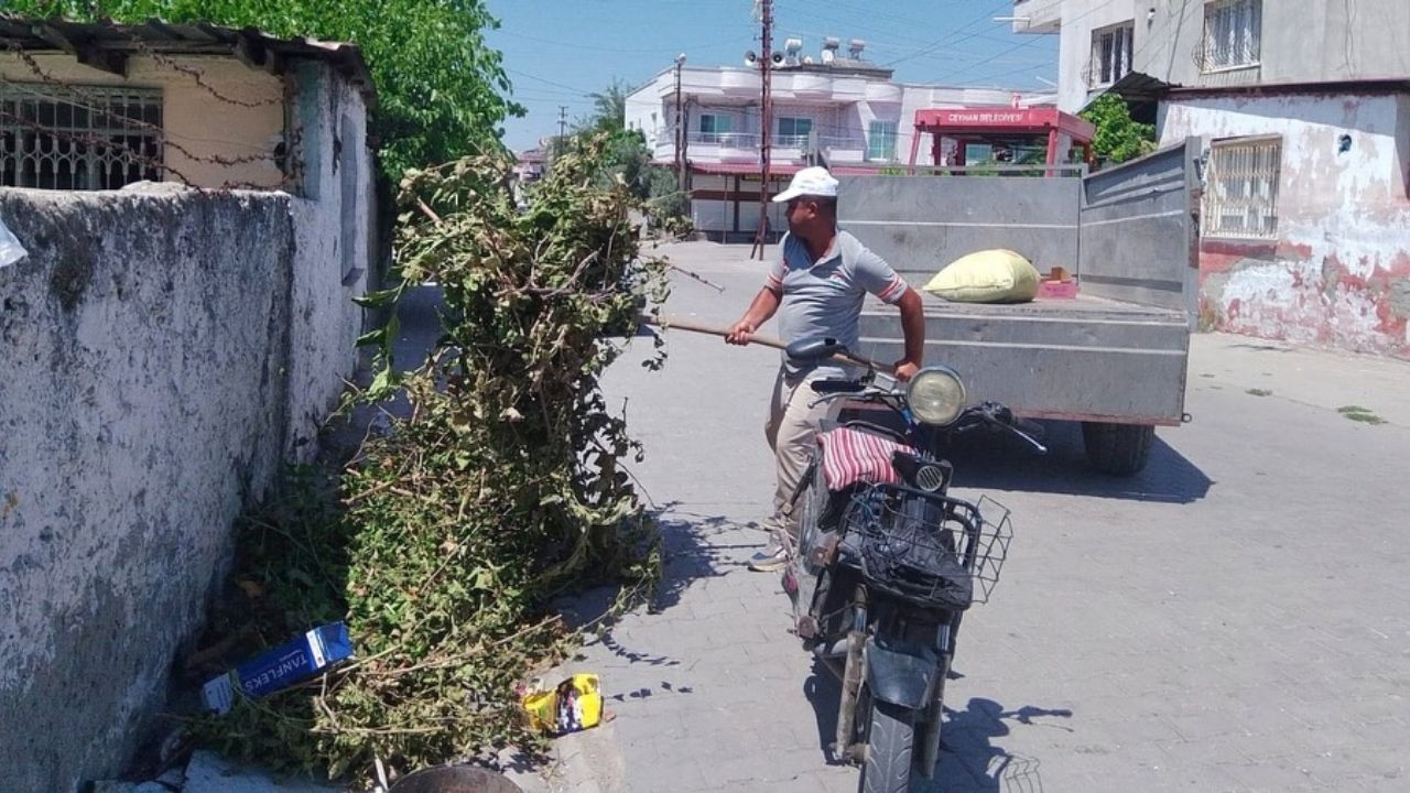 Ceyhan'ın Cadde Ve Sokakları Titizlikle Temizleniyor (1)