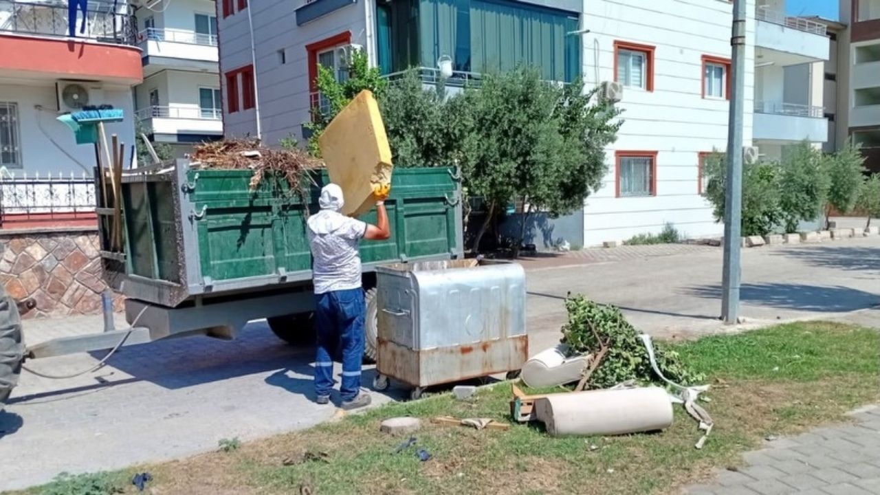 Ceyhan'ın Cadde Ve Sokakları Titizlikle Temizleniyor (2)