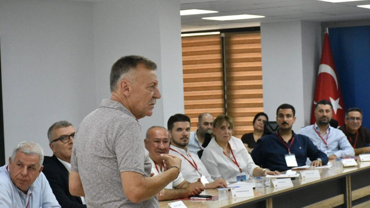 Chp Parti Okulu'ndan Adana'da Kapsamlı Eğitim (1)