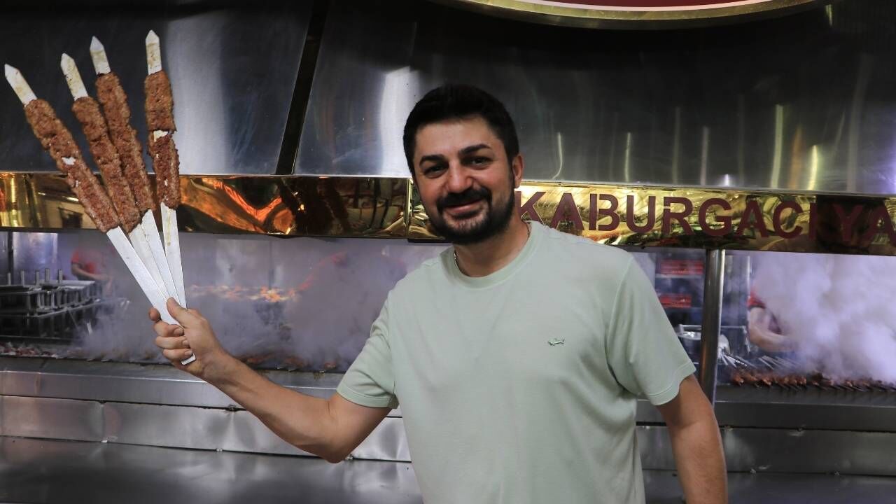 Ermeni Siyasetçi Kebabı Övdü, Adanalı Usta Davet Etti-1