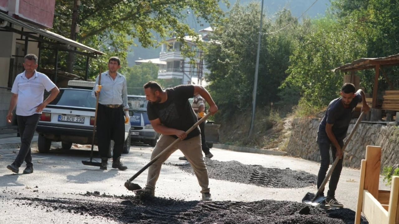 Feke’de Bozulan Yollar Tek Tek Onarılıyor (1)
