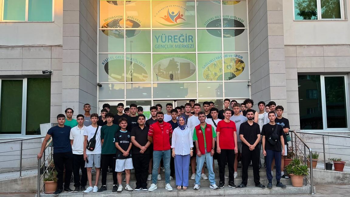Gsb Yüreğir'den Çanakkale'ye Vefa Köprüsü Gençler Dualarla Uğurlandı (2)