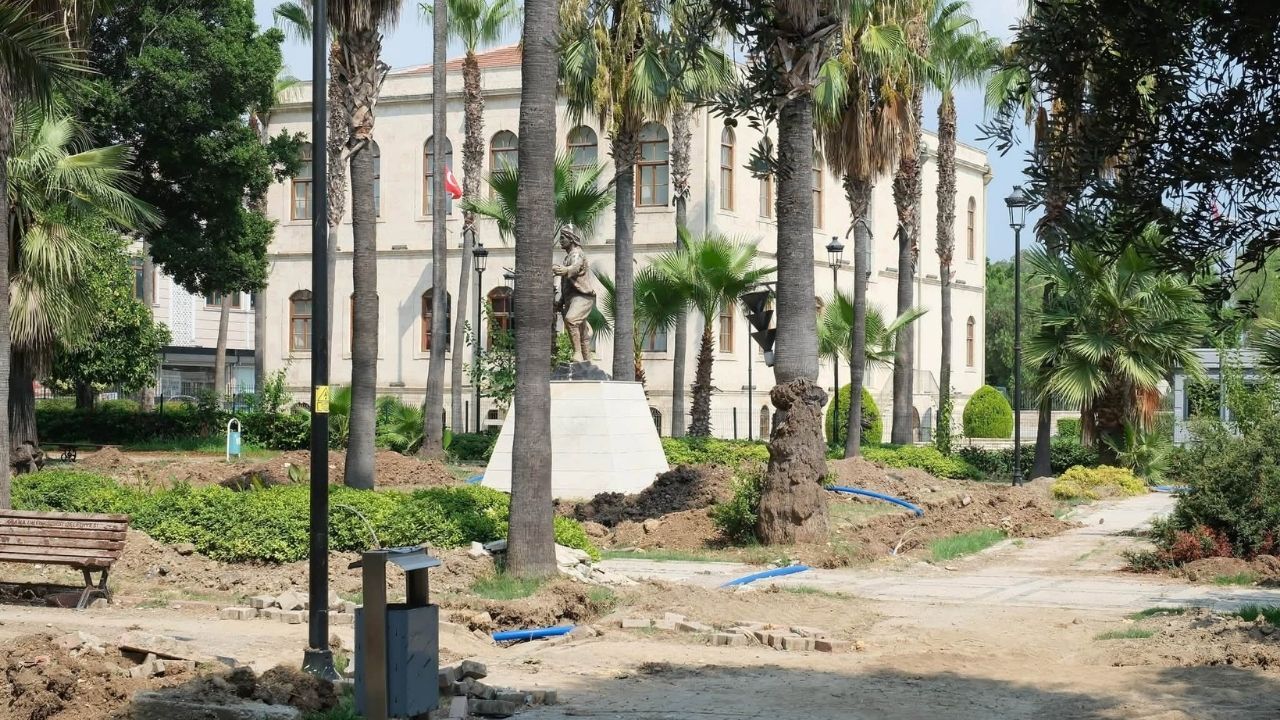 Güngör Geçer, Ulus Parkı’ndaki Çalışmaları Yerinde Inceledi (2)