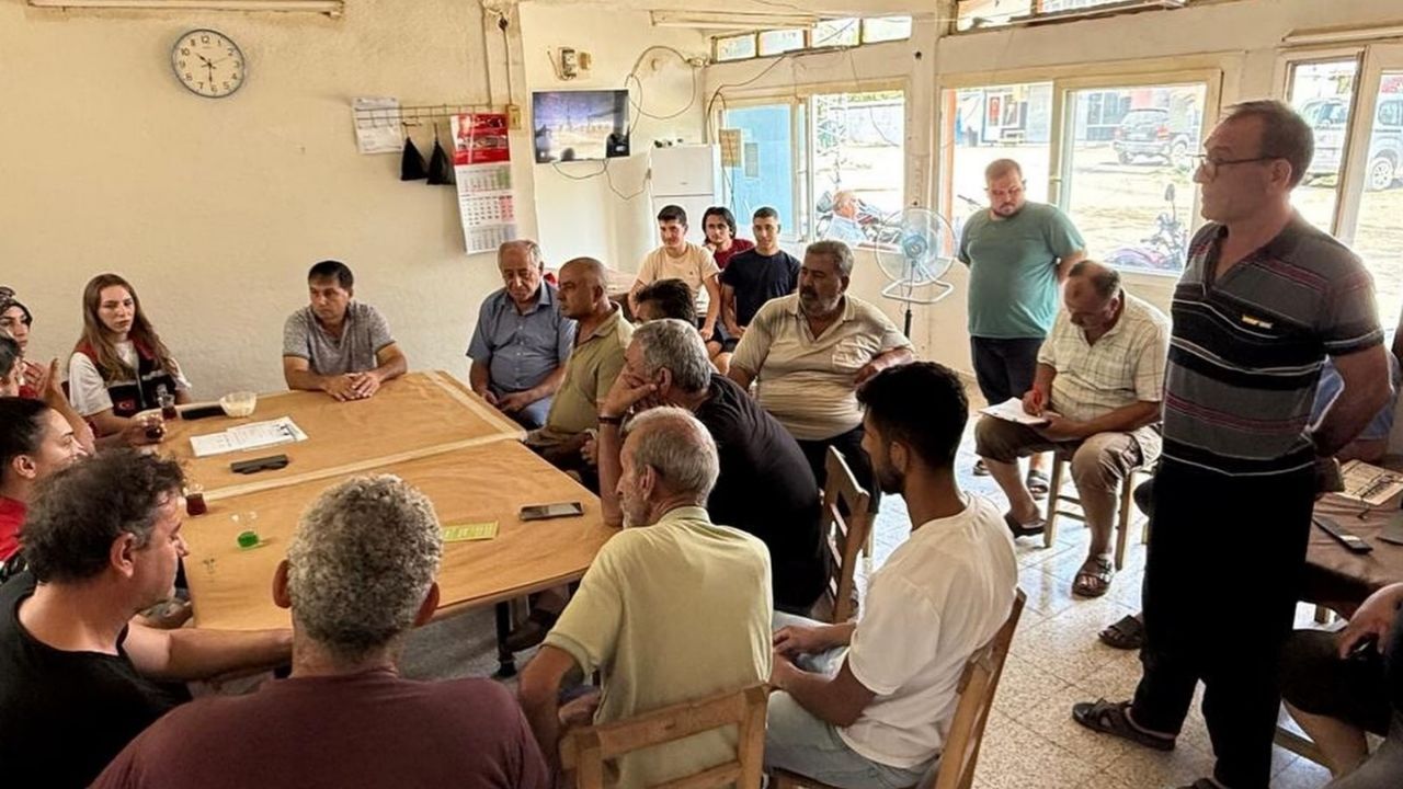 Kozan İlçe Tarım Ekipleri Ayşehoca Mahallesi'nde Üreticileri Bilgilendirdi